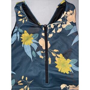 Move Mama Nursing Swim Top Women's Size Large Front Zip Cross Back Floral Green